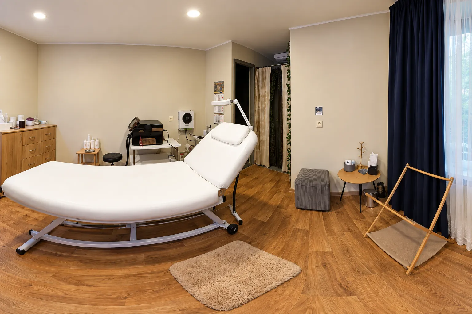 Кушетка та простір кабінету Epil Home, кадр із панорами